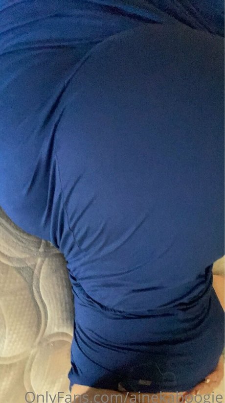 ainekaboogie beau modèle des photos