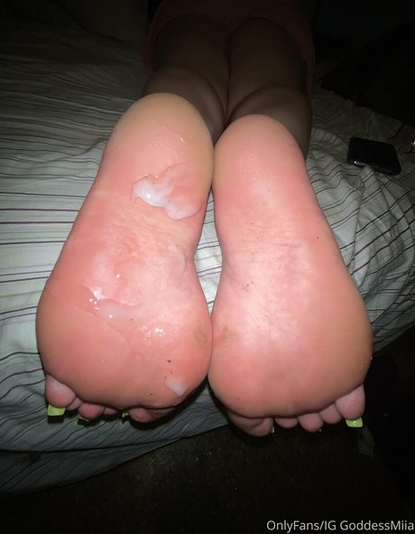 visage blond uniquementfans top jolie photo