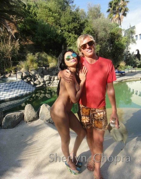 Sherlyn Chopra modèle meilleur galerie