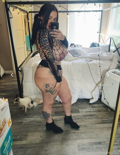 Bailey Arber modèle xxx des photos