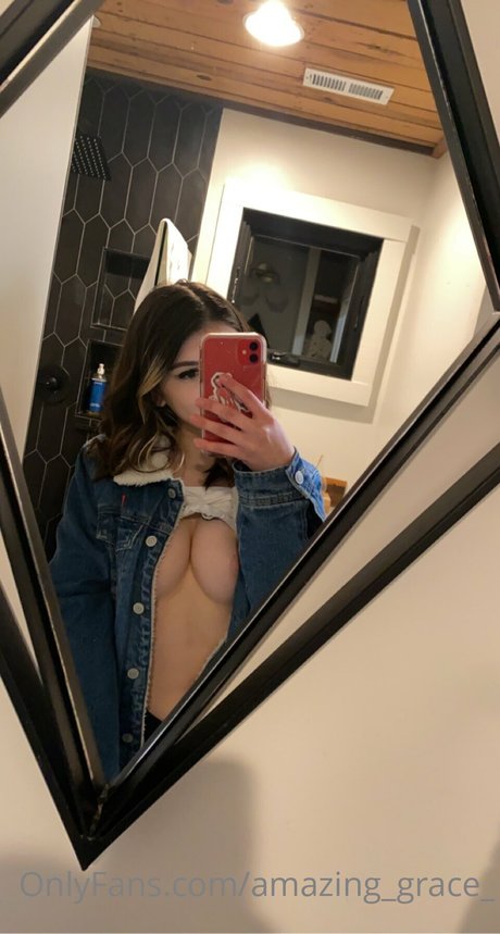 strip-tease blond uniquementfans beau nu image