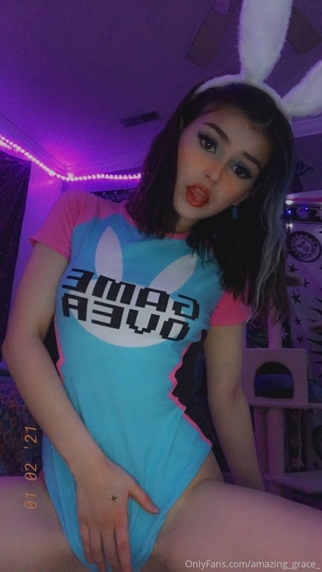 Amazing Grace modèle adulte des photos