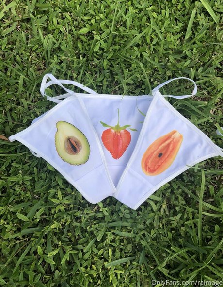 AllynRa actrice sexy des photos