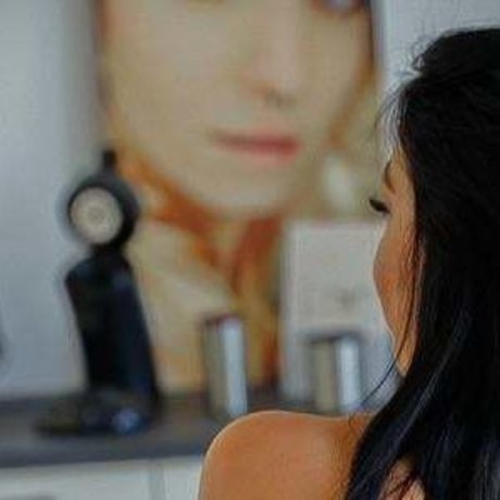 visage blond uniquementfans art gratuit images