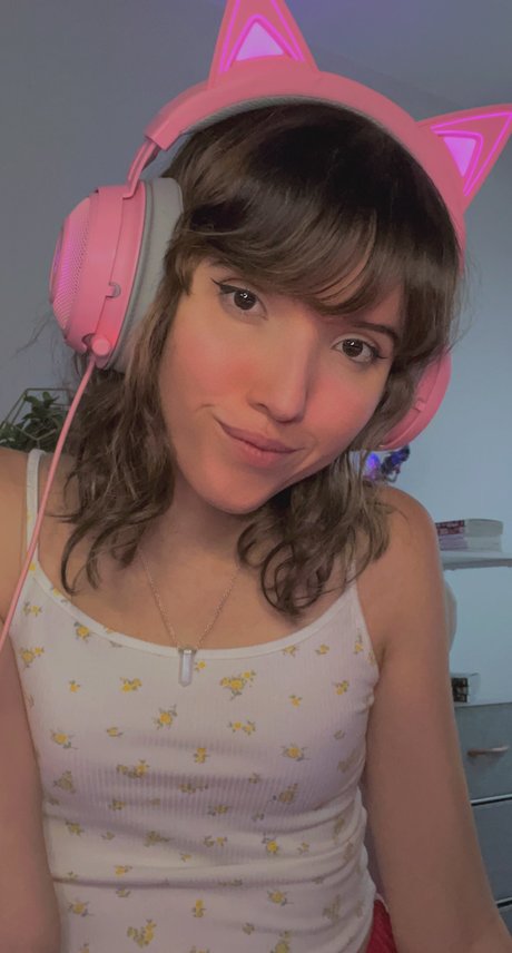 Strawberry Girl Kairi_ sexe star photo