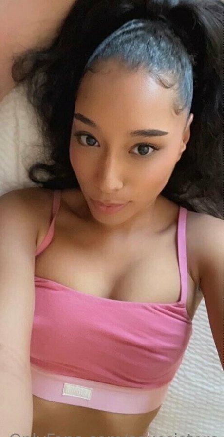 Molly and Mia_ star du porno parfaite galerie