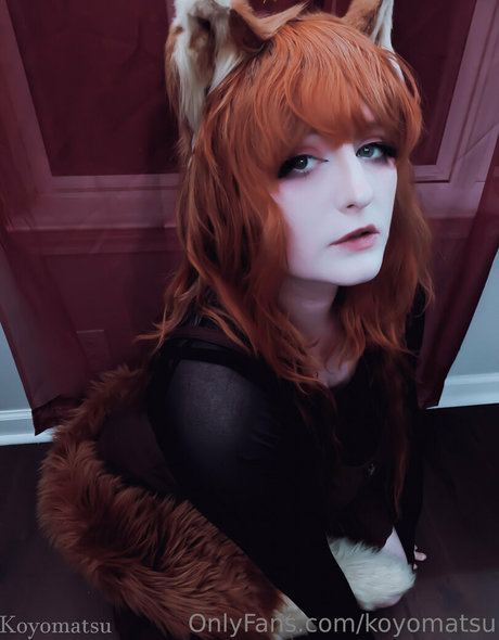 fille courbée dà côté onlyfans nus érotiques des photos