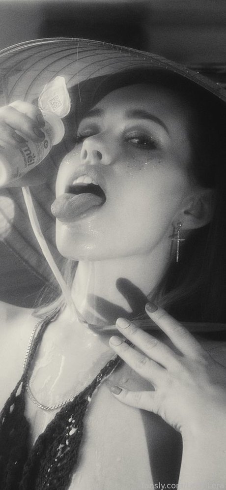 Lera Lera modèle hd galeries