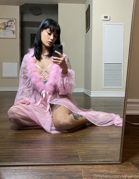 Kyleelille étoile chaude des photos