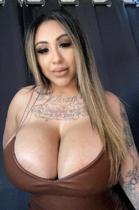 Missdaisyp haut modèle des photos