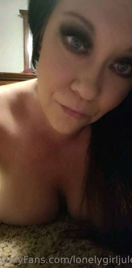 Lonelygirljules actrice de sexe images