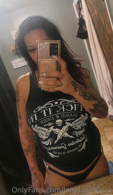 Lonelygirljules star du sexe archive