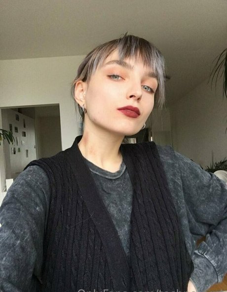 techno sqrt belle actrice archive