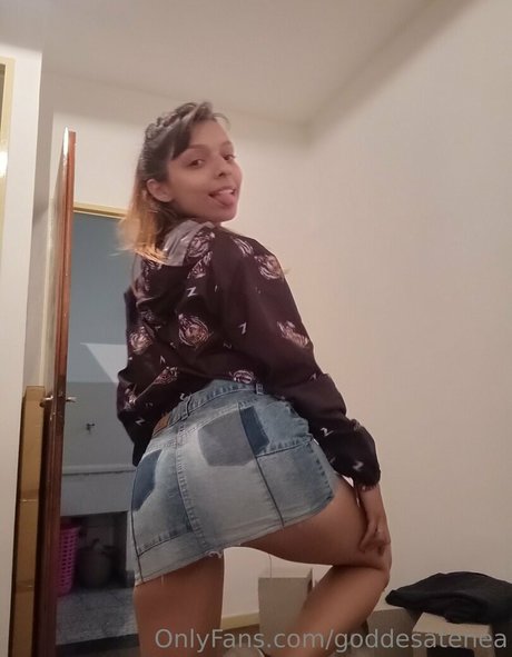 goddesatenea modèle sexy photo