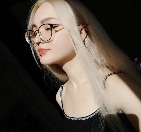 demonisia actrice pornographique archive