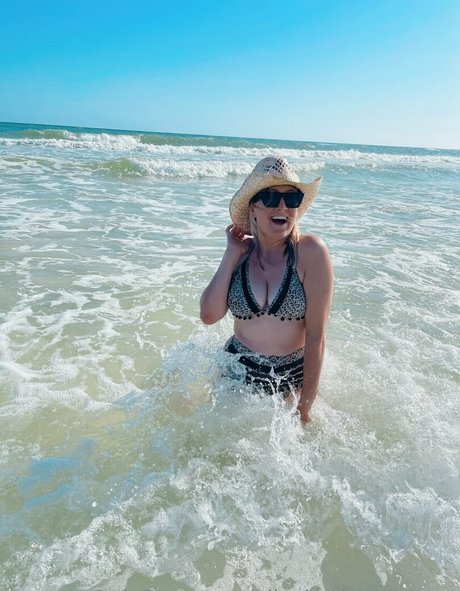 elizabethcastravet actrice parfaite galeries