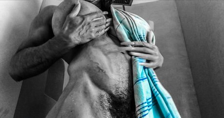 lesbiennes aux gros seins onlyfans pornographique gratuit image