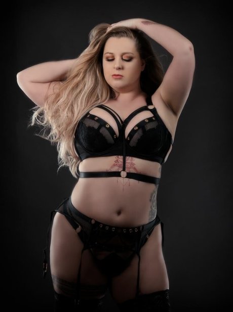 Ruca Angel haut modèle images