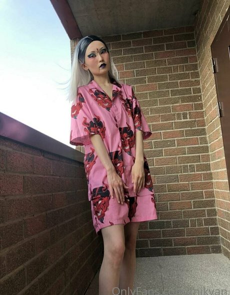 violet williams modèle chaud archive