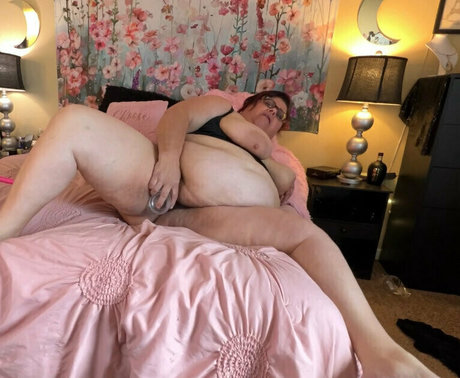 bettieblushe actrice pornographique galeries