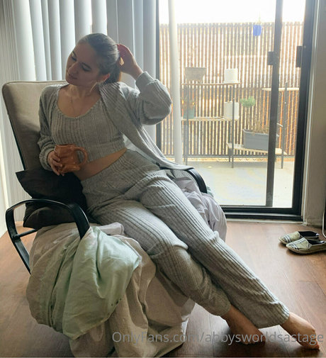 abbysworldsastage modèle gratuit galeries