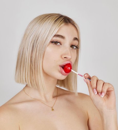 Rebeca Stones art star du porno photos