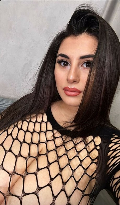 Aria Carol étoile érotique photos