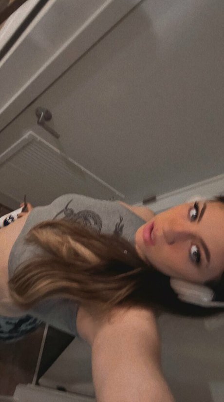 bébé mignon onlyfans chaud et sexy images