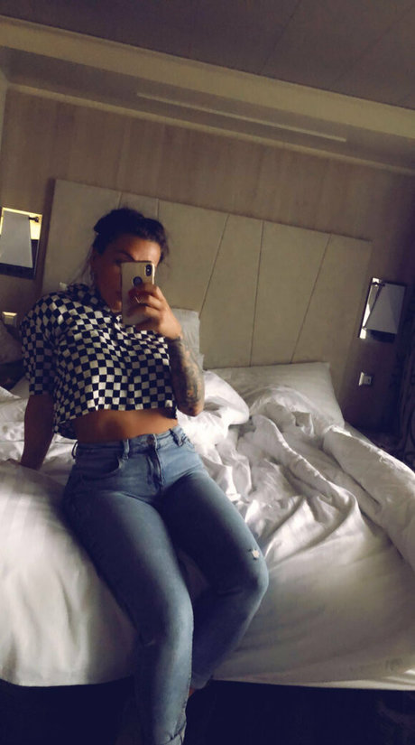 yourteacher01 nus de stars du porno img