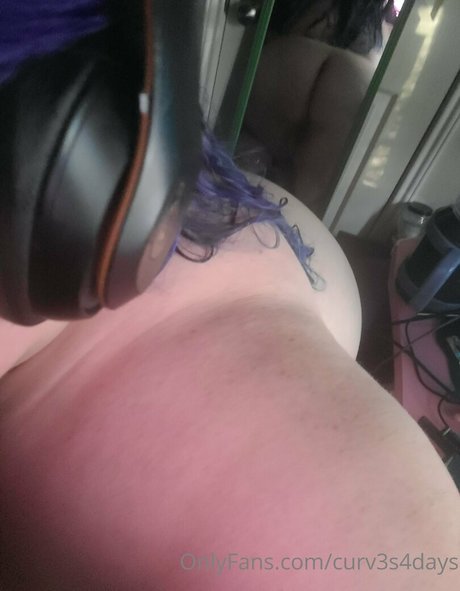 curv3s4days actrice artistique galerie