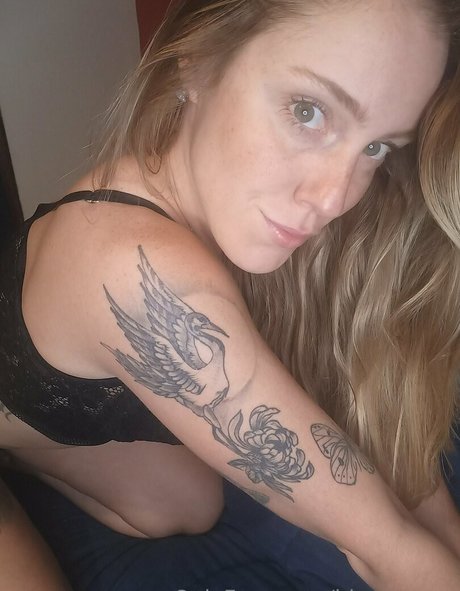 fellation mature uniquementfans jolie et gratuite photo