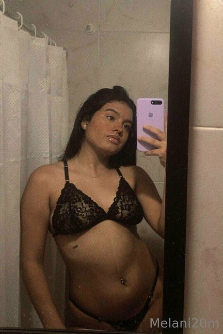 melani20m haut modèle photo