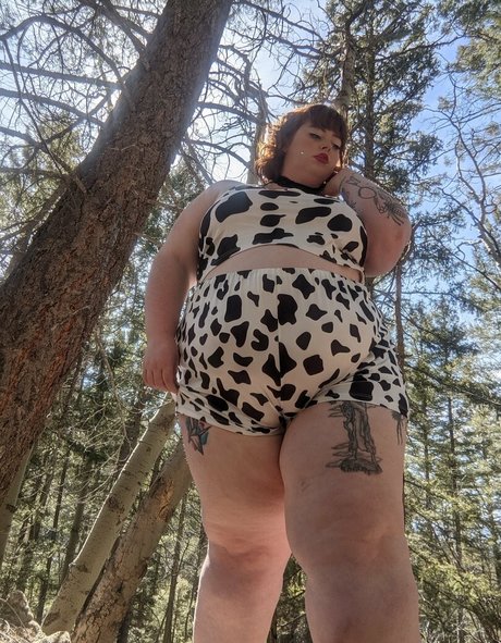 belthaneb modèle nu photos