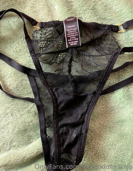 Goddess Kira actrice nue des photos