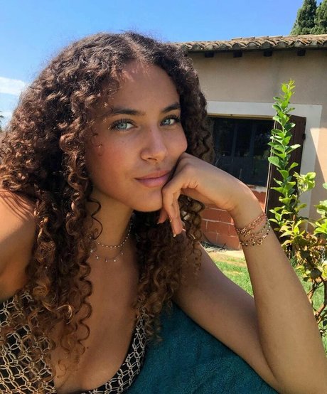 Illana Barry étoile nue galeries