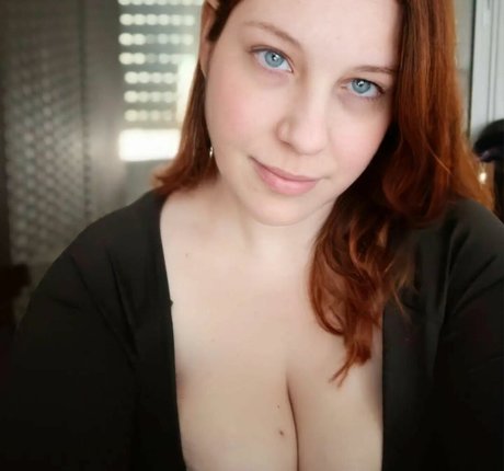RedheadAnne actrice artistique des photos