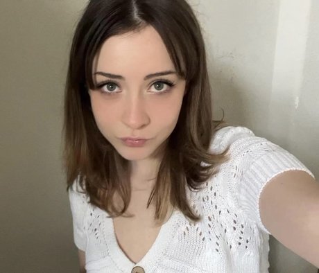 Kelsey Grzybowski modèle pornographique archive