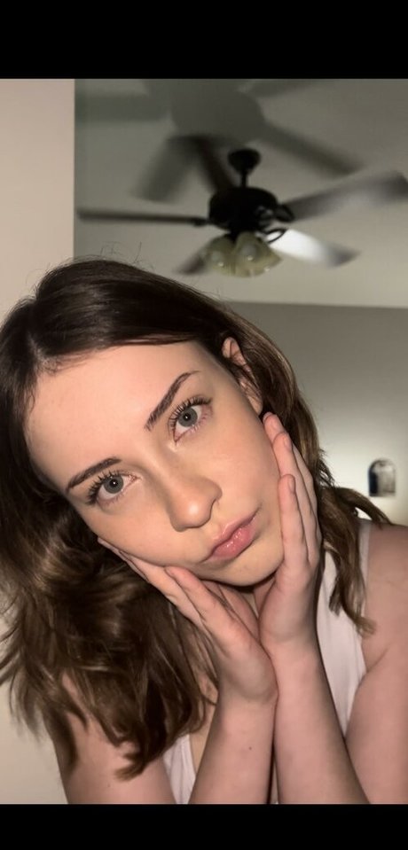 Kelsey Grzybowski modèle de sexe images