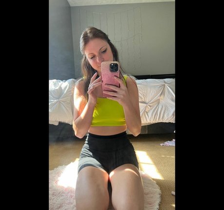 MudslinginTrainwreckVIP belle actrice image