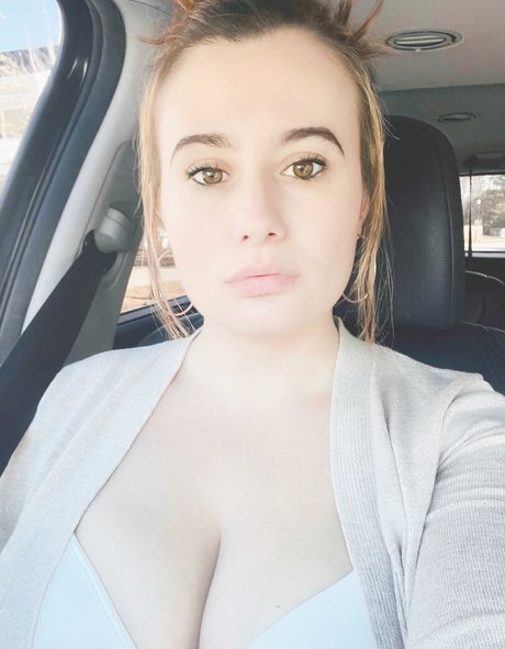 LillyBehave star du sexe image