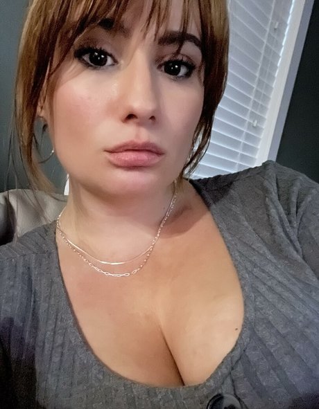 LillyBehave modèle magnifique images