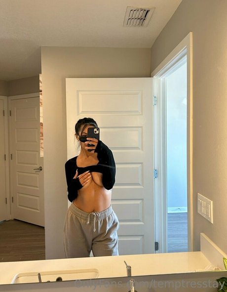 temptresstay star érotique photo