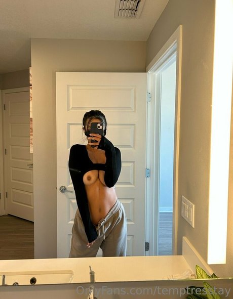 temptresstay actrice érotique image