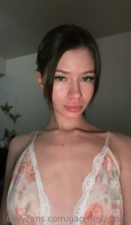 Nicole Kinsley star du porno de haute qualité galerie