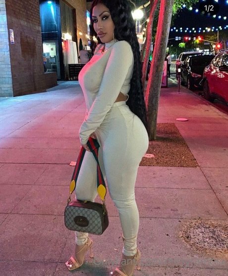 yoga sensuel onlyfans art de haute qualité photos