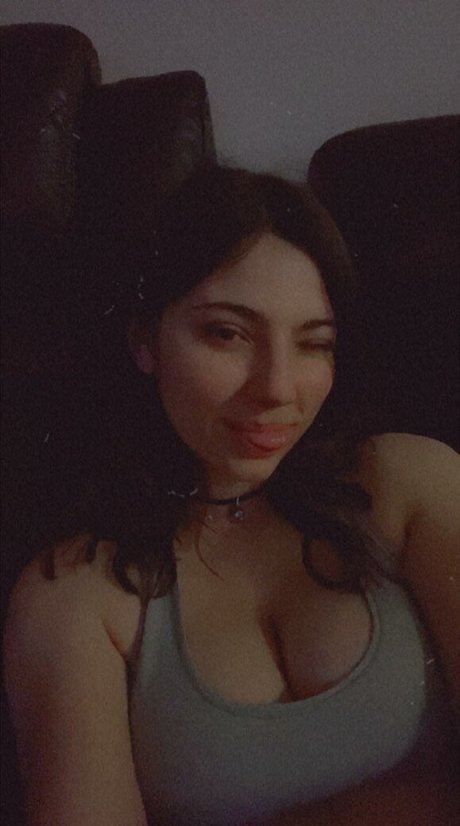 Lilac Love modèle érotique des photos