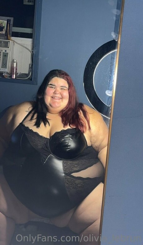 olivia lebrun art modèle galerie