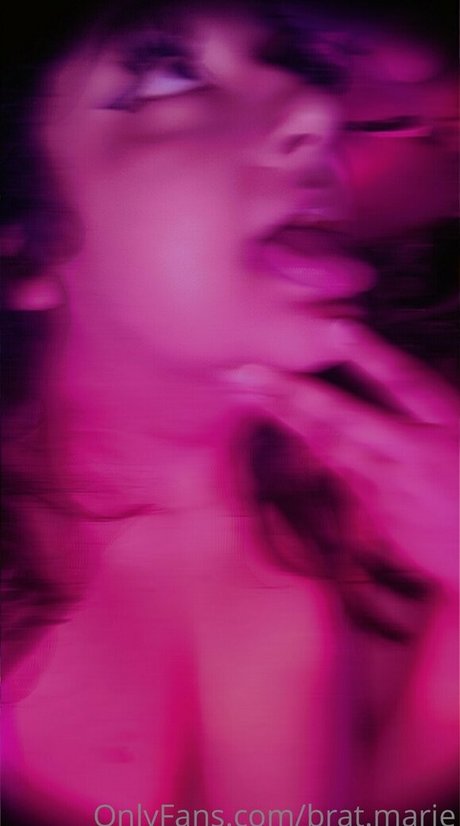 brat marie étoile sexy galerie