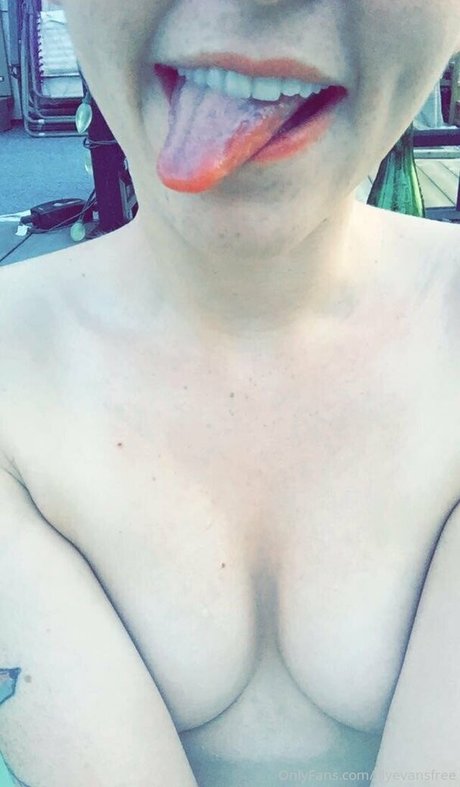 lilyevansfree haut étoile archive