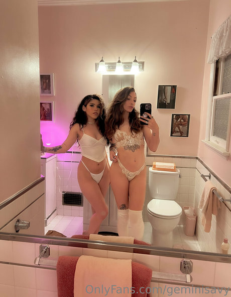 Geminisavy modèle sexy archive